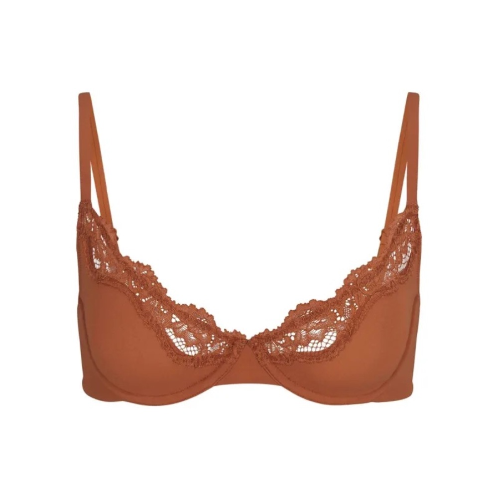SKIMS FITS EVERYBODY LACE UNLINED SCOOP BRA in Sienna
